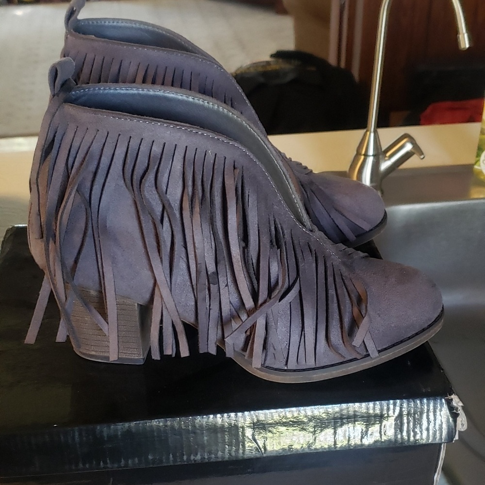 Fringe Grey boot